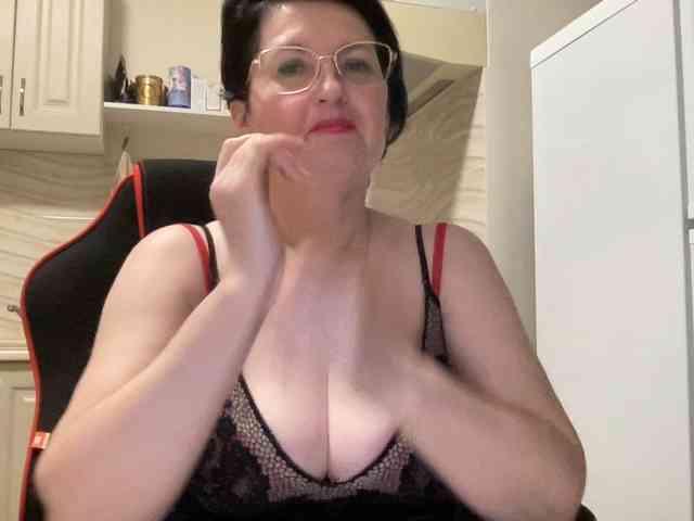 HotMilfPussy webcam