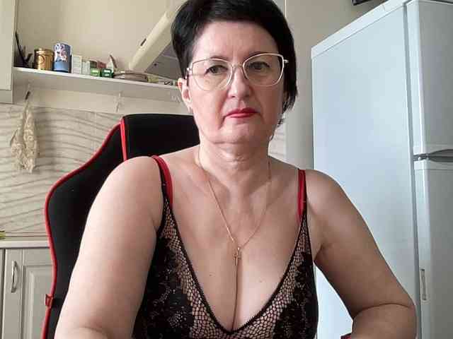 HotMilfPussy webcam