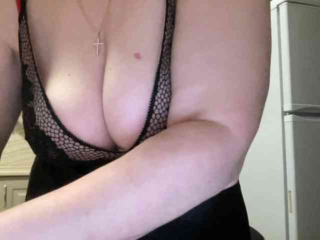HotMilfPussy webcam