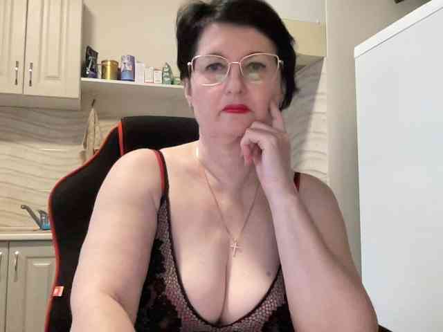 HotMilfPussy webcam