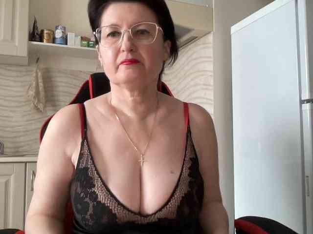 HotMilfPussy webcam