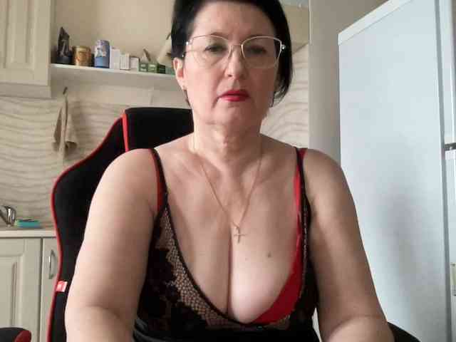 HotMilfPussy webcam