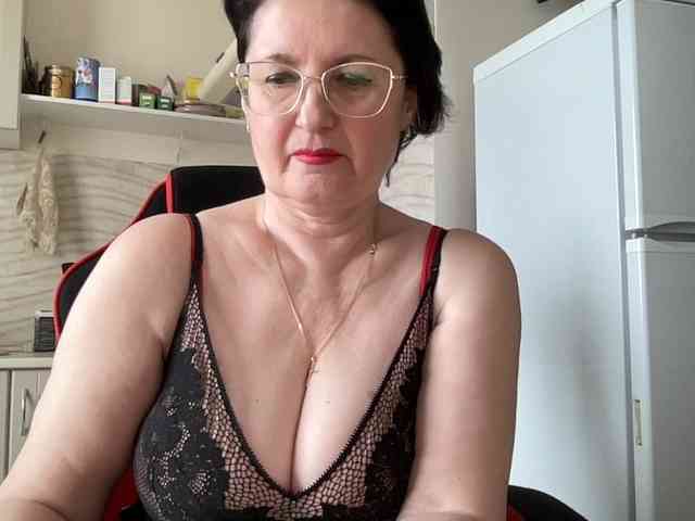 HotMilfPussy webcam