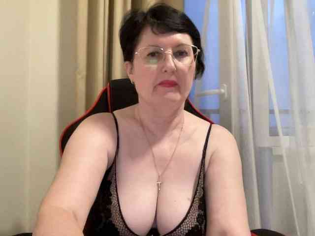 HotMilfPussy webcam