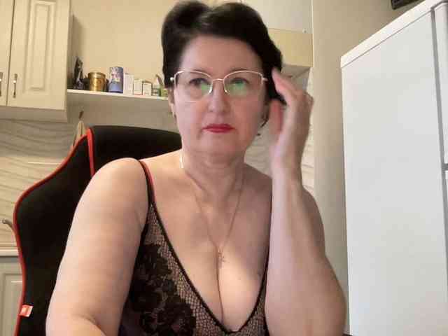 HotMilfPussy webcam
