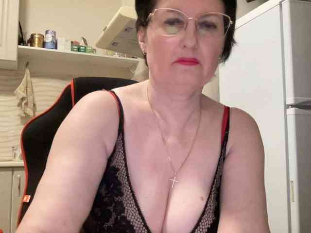 HotMilfPussy webcam