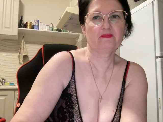HotMilfPussy webcam