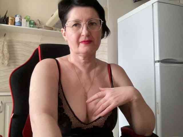 HotMilfPussy webcam