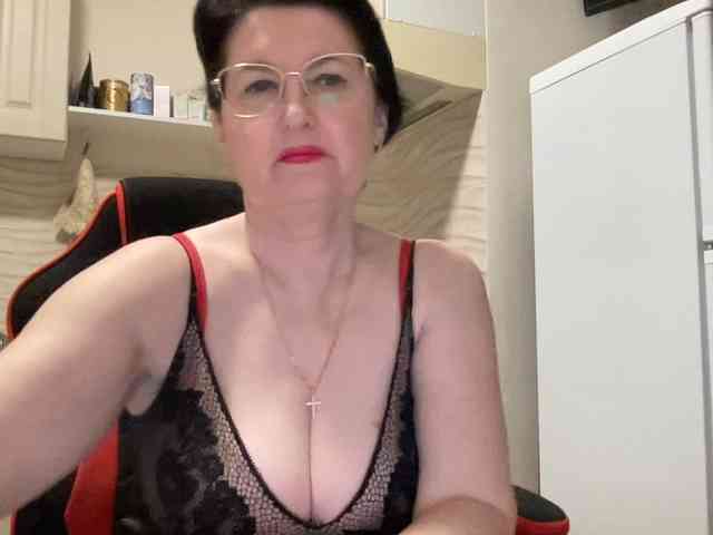 HotMilfPussy webcam