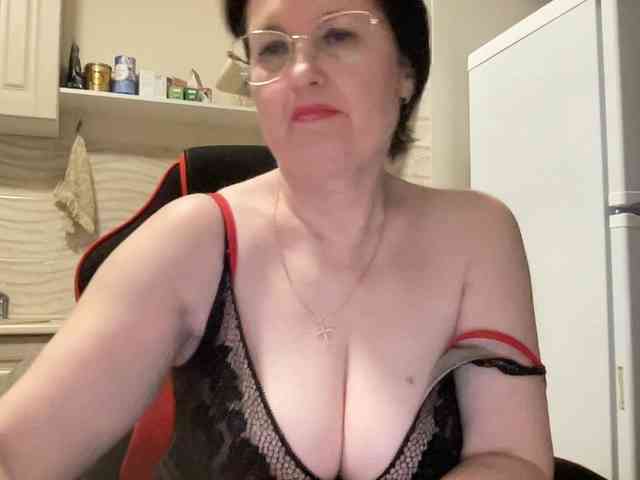 HotMilfPussy webcam
