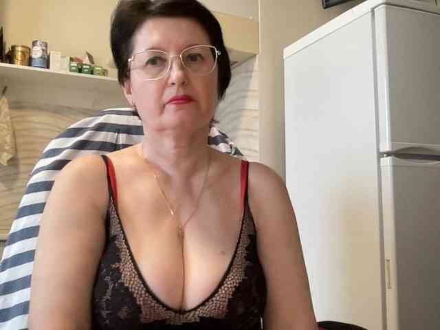 HotMilfPussy webcam