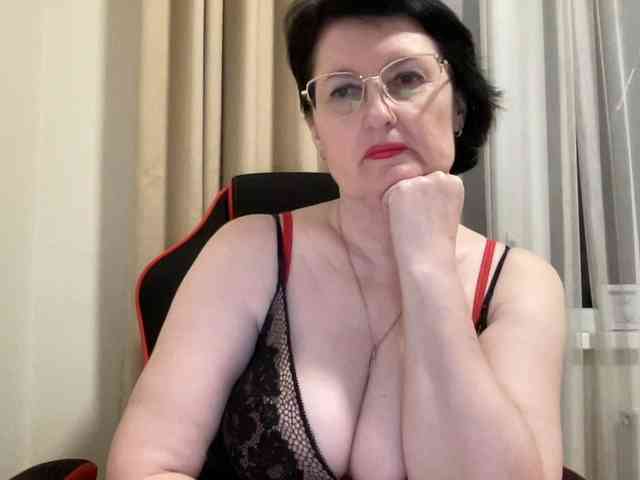 HotMilfPussy webcam