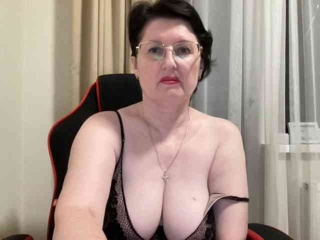 HotMilfPussy webcam