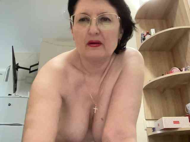 HotMilfPussy webcam