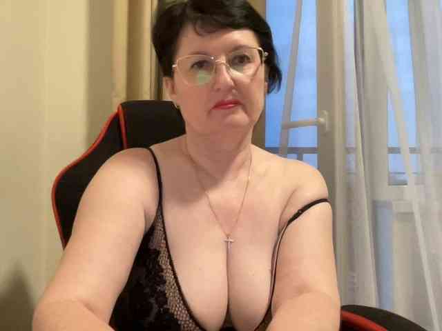 HotMilfPussy webcam