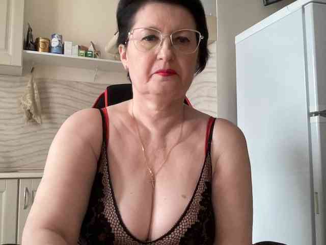 HotMilfPussy webcam