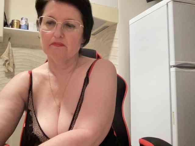 HotMilfPussy webcam