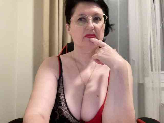 HotMilfPussy webcam
