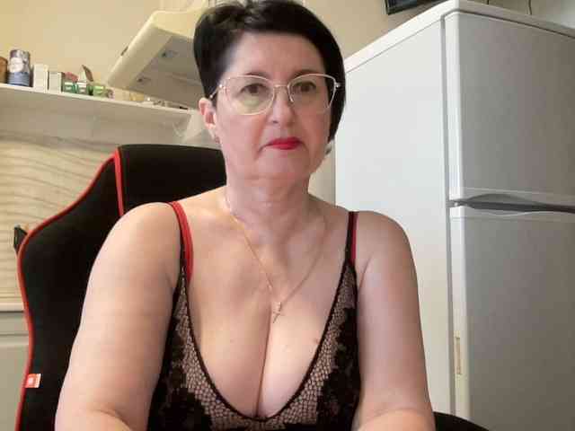 HotMilfPussy webcam