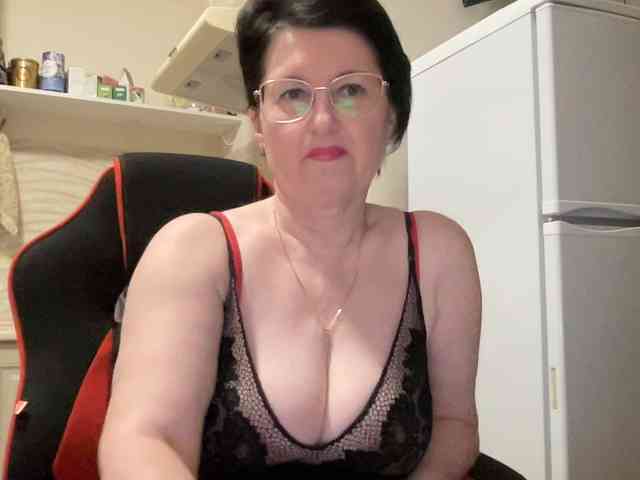 HotMilfPussy webcam