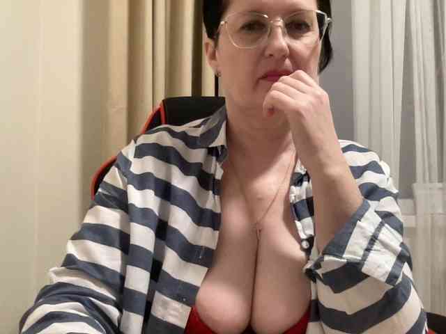 HotMilfPussy webcam