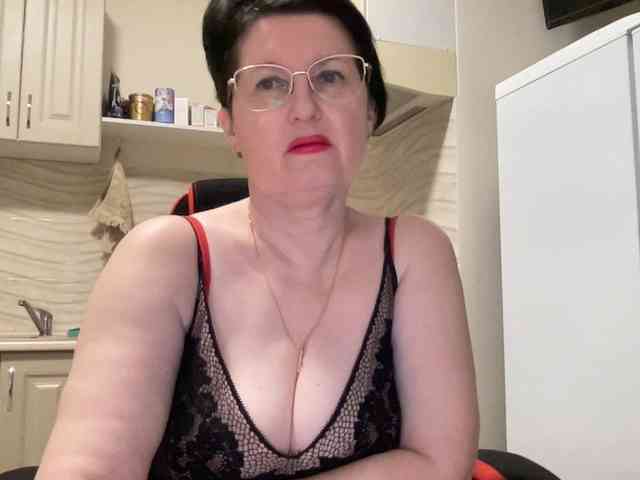 HotMilfPussy webcam
