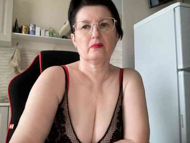 HotMilfPussy webcam