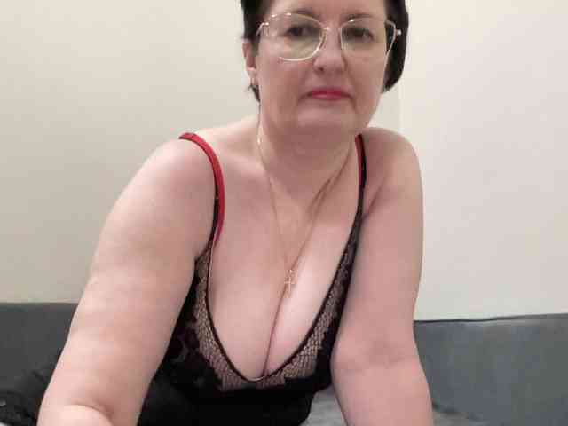 HotMilfPussy webcam