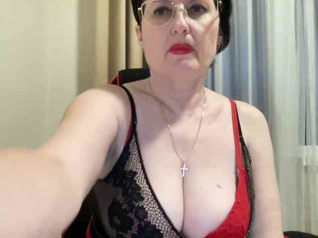 HotMilfPussy webcam