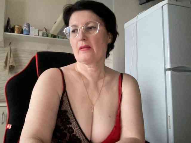 HotMilfPussy webcam