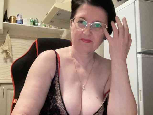 HotMilfPussy webcam