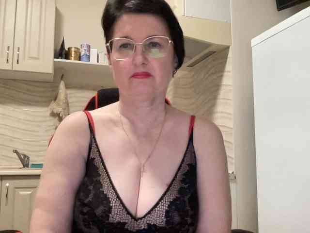 HotMilfPussy webcam