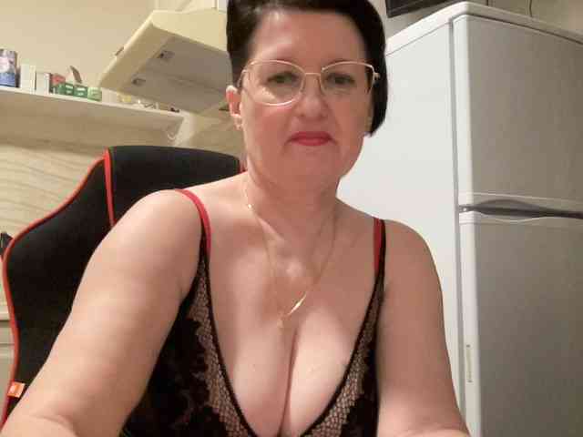 HotMilfPussy webcam