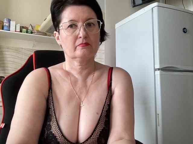 HotMilfPussy webcam