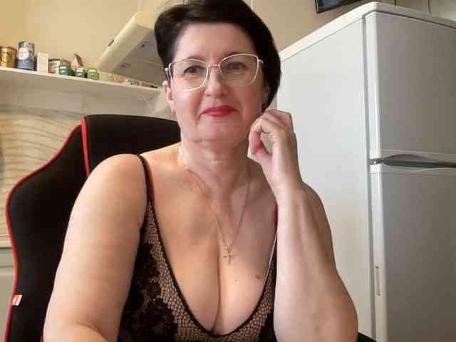 HotMilfPussy webcam