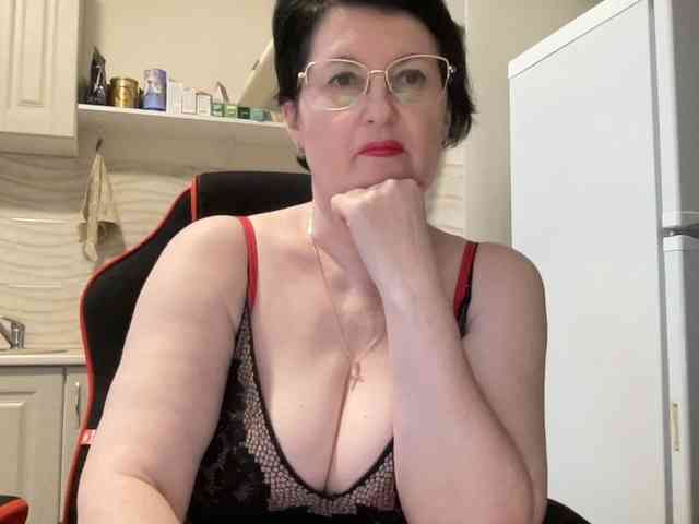 HotMilfPussy webcam