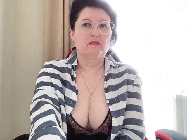 HotMilfPussy webcam