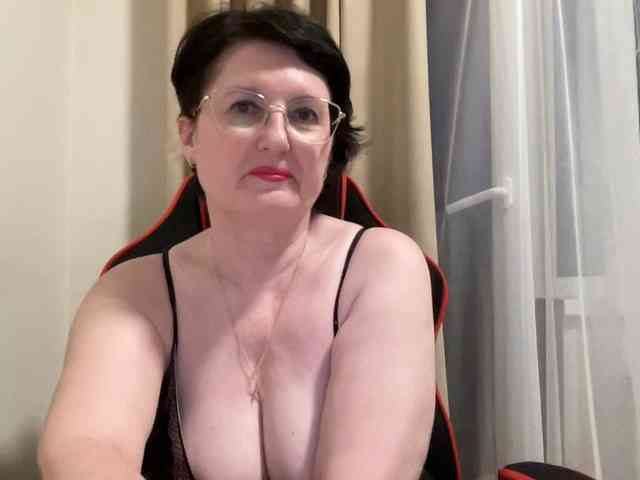 HotMilfPussy webcam