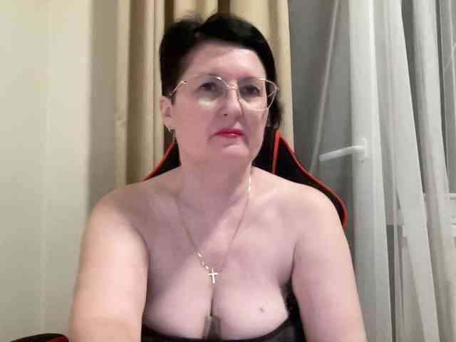 HotMilfPussy webcam