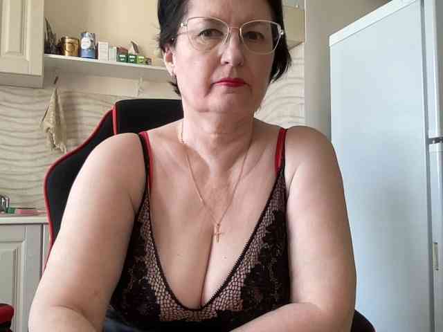 HotMilfPussy webcam