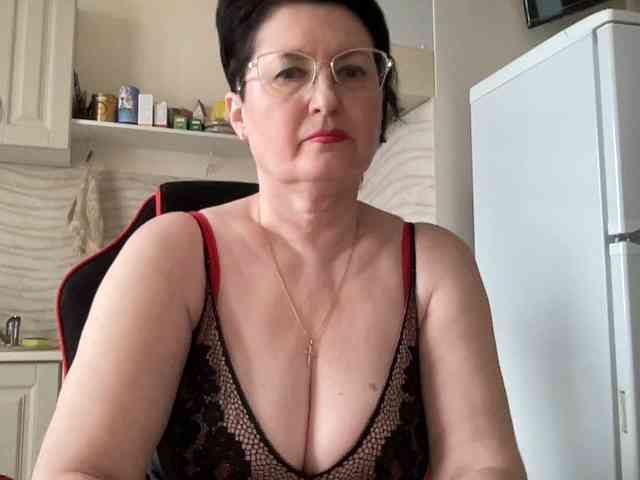 HotMilfPussy webcam