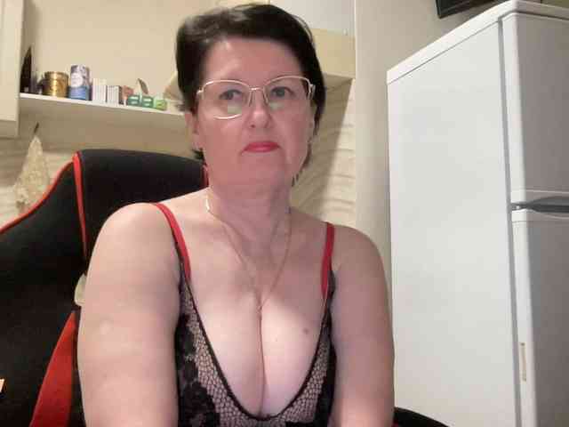 HotMilfPussy webcam