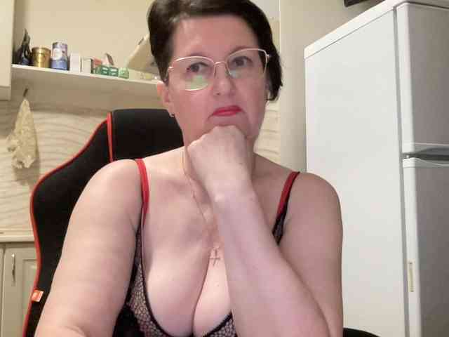 HotMilfPussy webcam