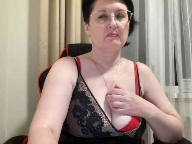 HotMilfPussy webcam