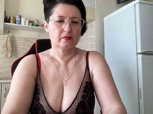 HotMilfPussy webcam