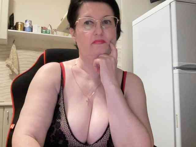 HotMilfPussy webcam