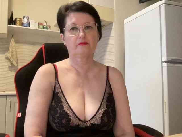HotMilfPussy webcam
