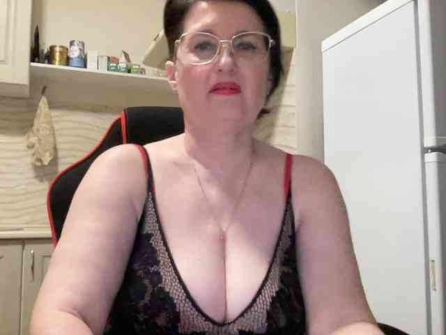 HotMilfPussy webcam