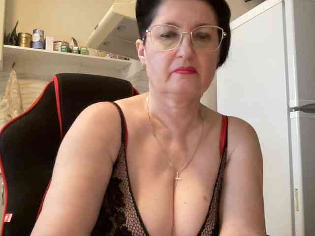 HotMilfPussy webcam
