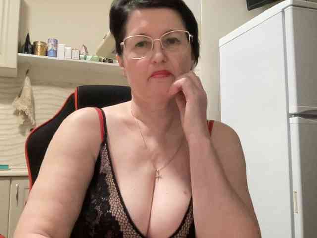 HotMilfPussy webcam